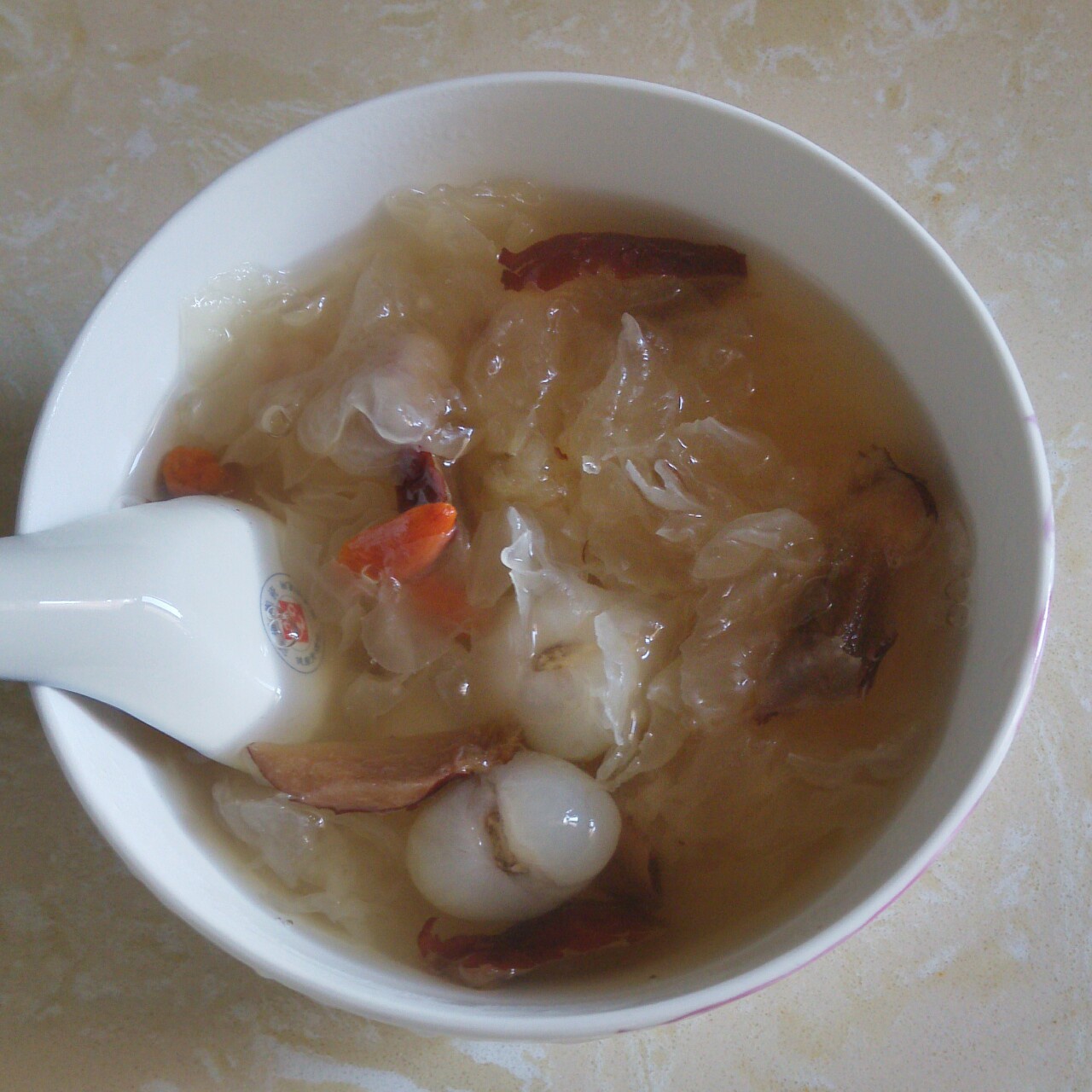 桂圆银耳红枣羹