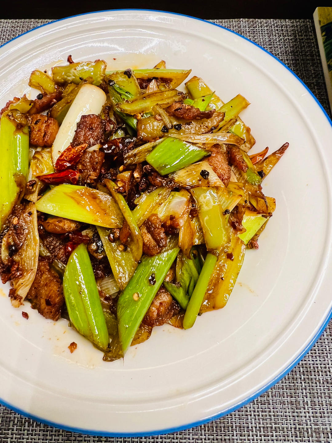 厨师长教你：“回锅肉”的正宗做法，先收藏