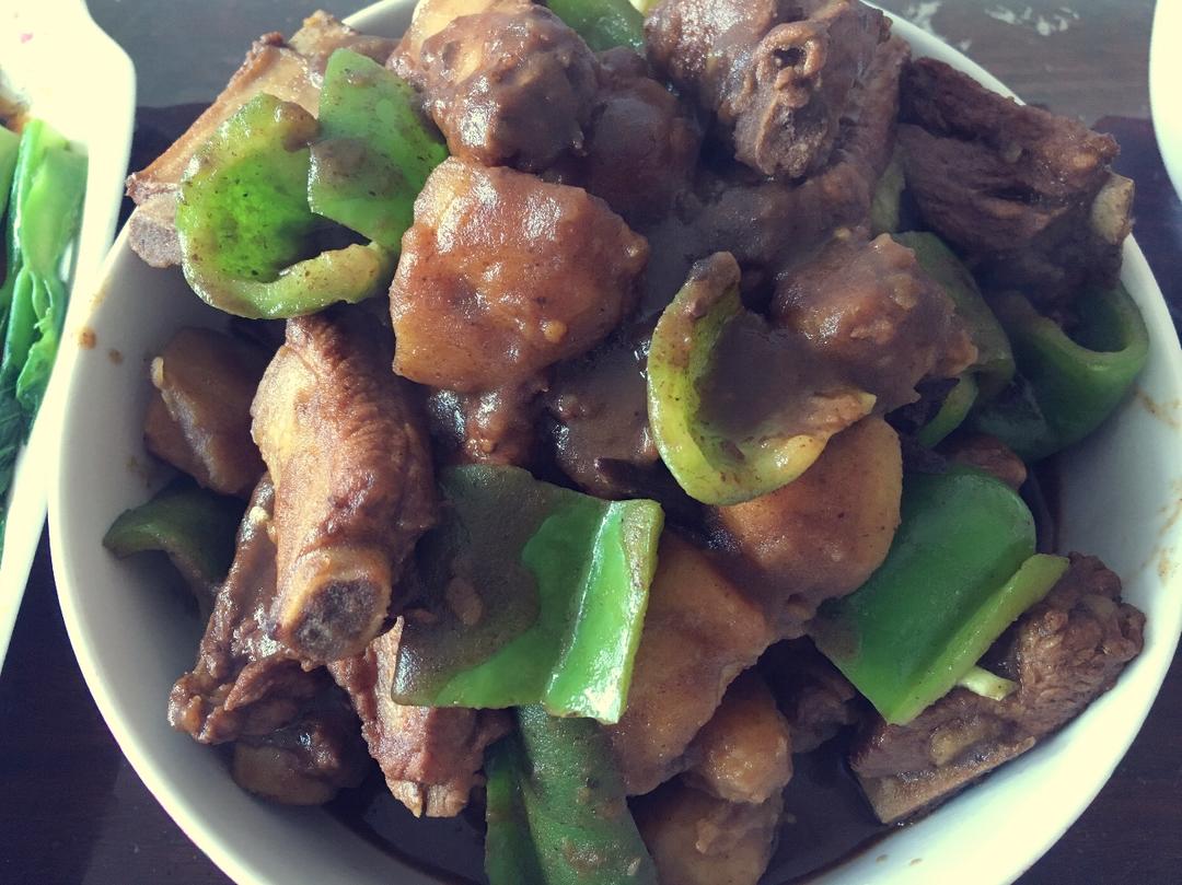 红烧排骨土豆
