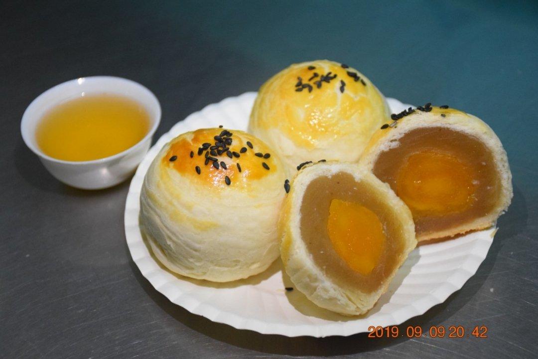 掉渣渣的蛋黄酥（超详细的方子）