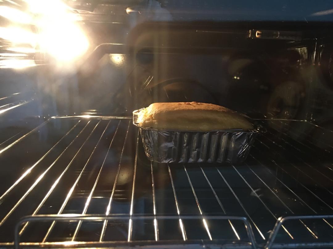 烤箱做蛋糕（戚风蛋糕的做法）
