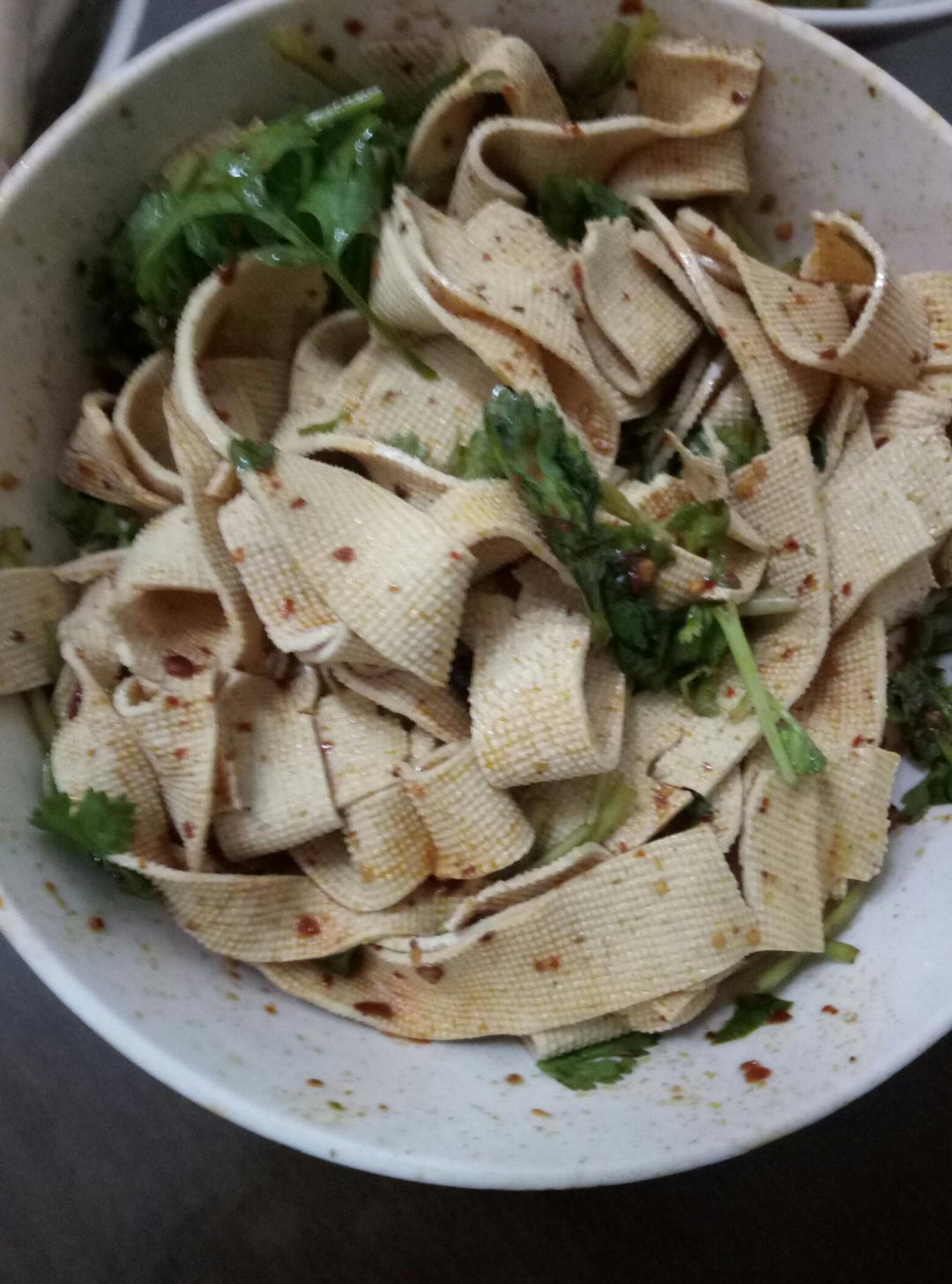 凉拌豆腐皮