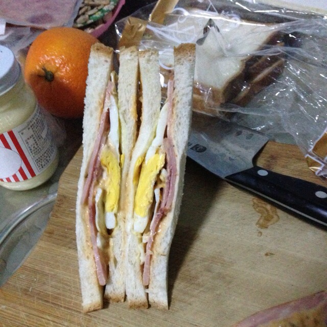 火腿煎蛋三文治