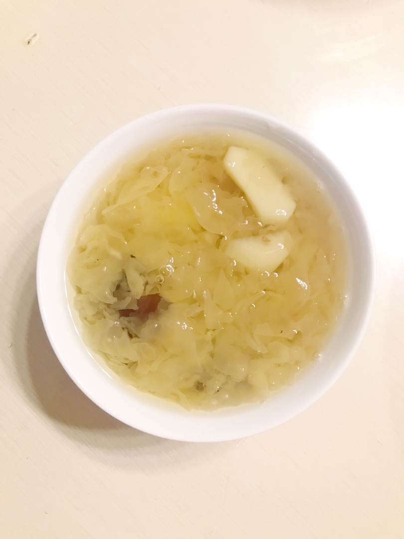 最适合冬天的汤…《荸荠银耳汤》