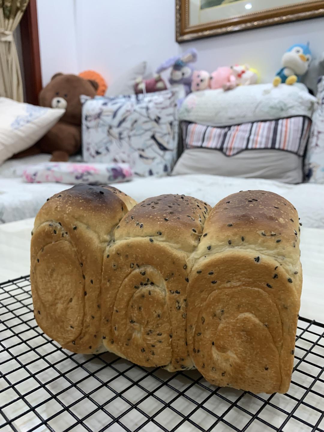 ✔️越嚼越香de黑芝麻咸吐司