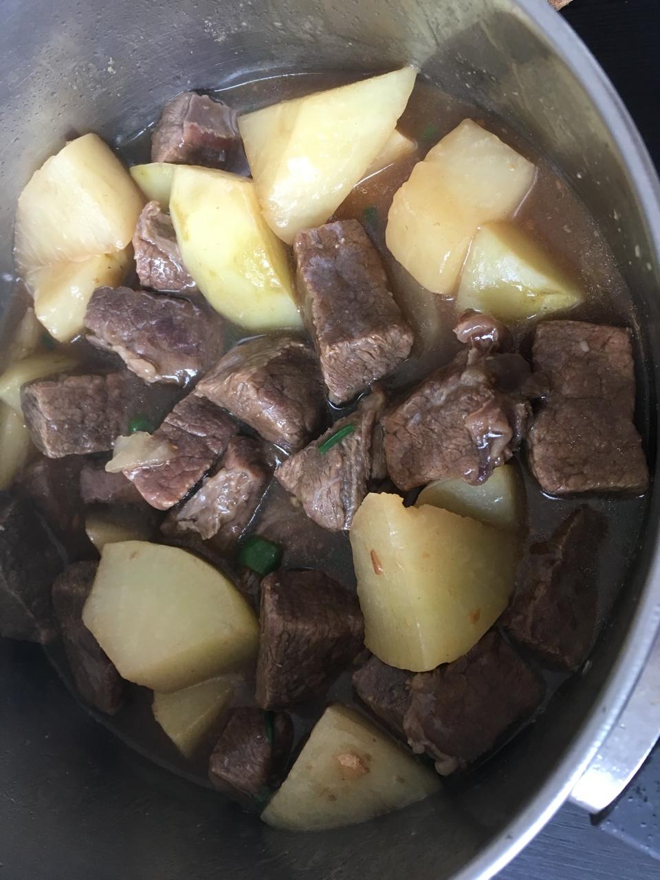 萝卜焖牛腩（就是在我大广东吃到的味道！）
