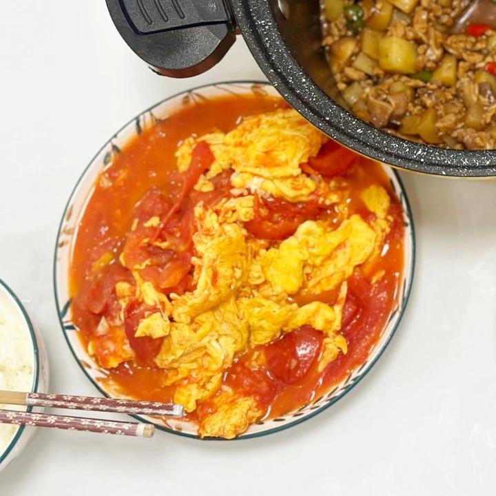 番茄炒鸡蛋（超浓的番茄味）