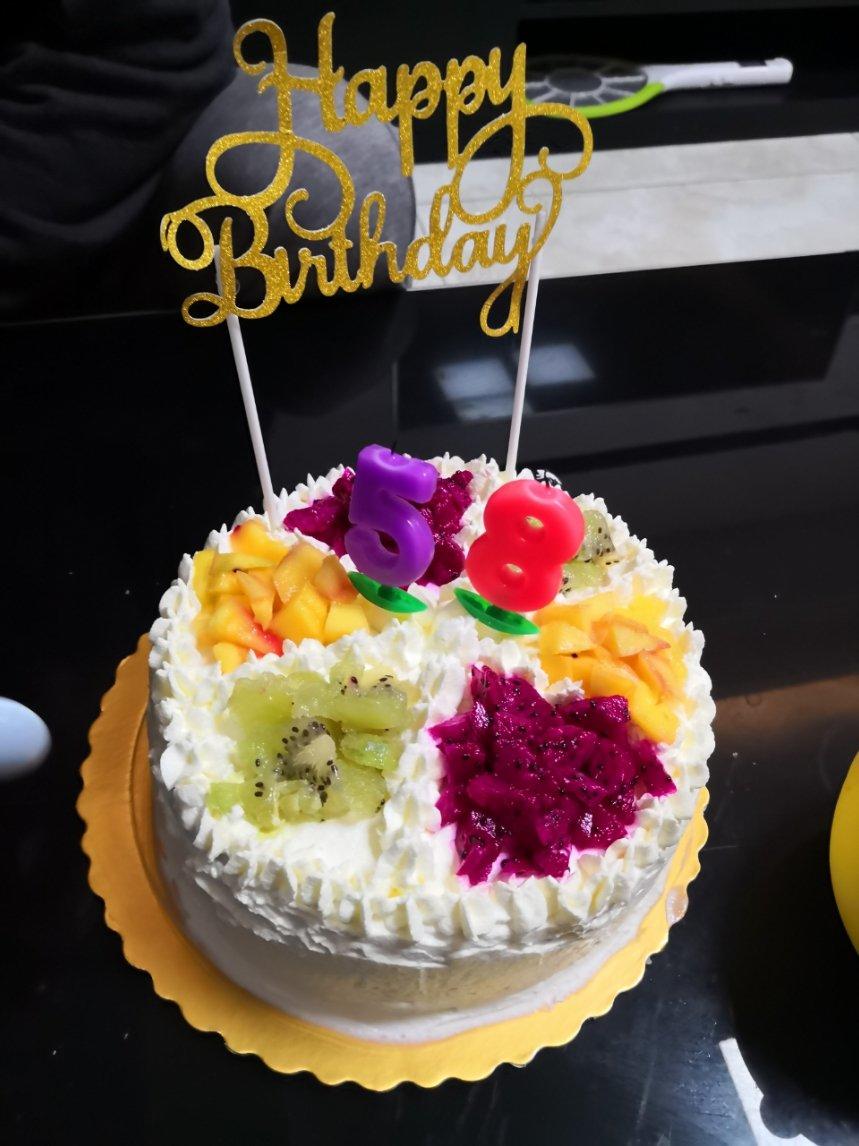 汤小二包做的生日蛋糕