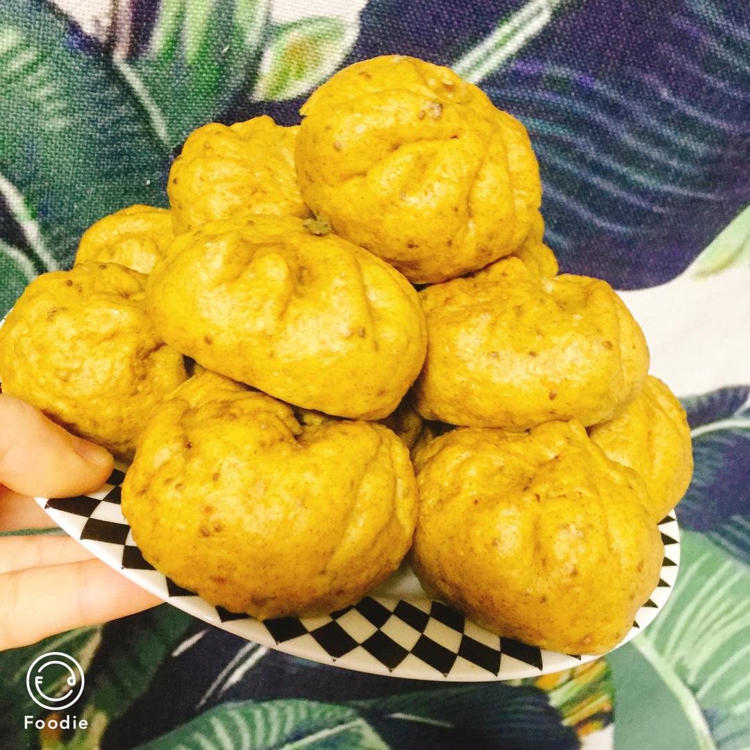 椰油芝麻馅儿南瓜奶香杂粮包