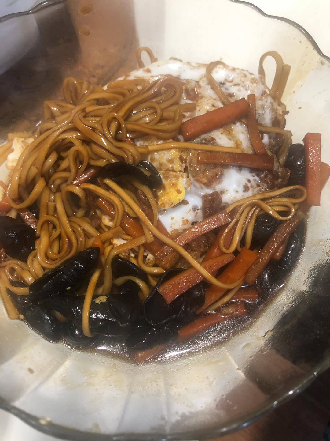 十分钟搞定！！酱汁浓郁好吃的荷包蛋焖面