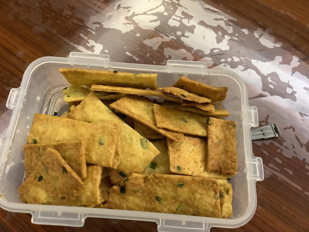 香葱苏打饼干   葱香味浓   酥松无比   无糖低油   养胃减肥  附细节视频