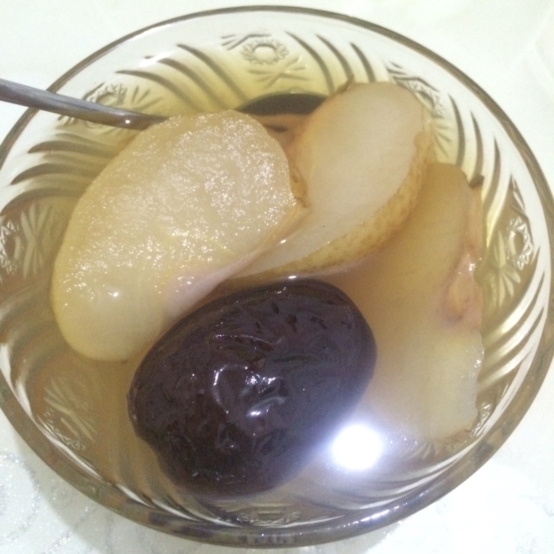 冰糖蜜枣炖雪梨