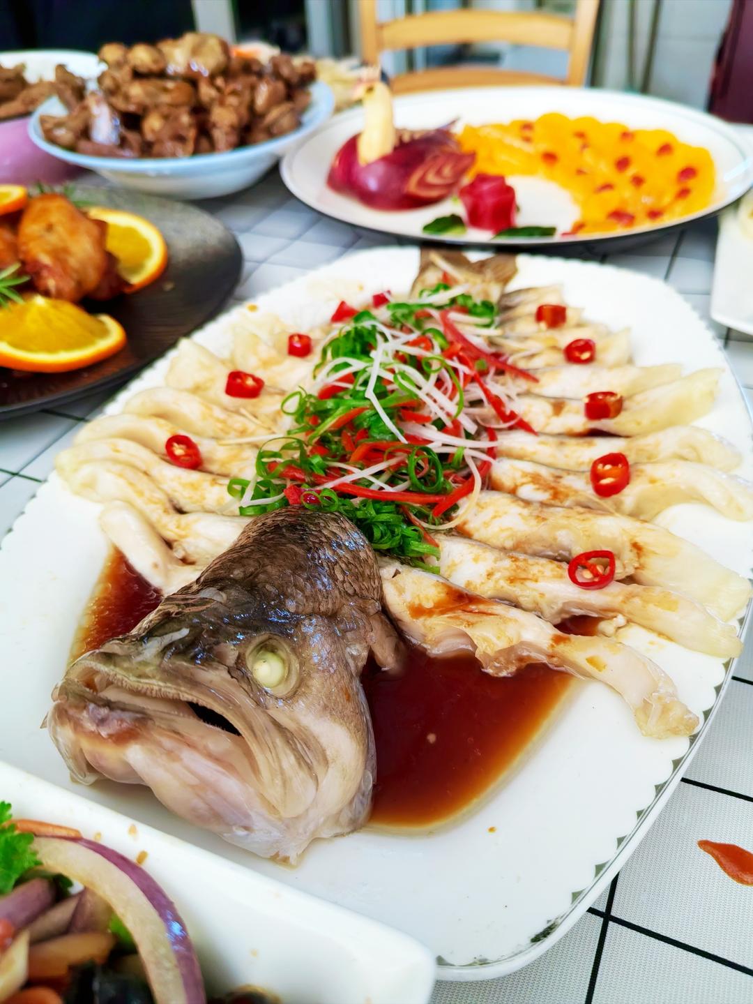 10分钟做 清蒸鲈鱼 （附切鱼图解）