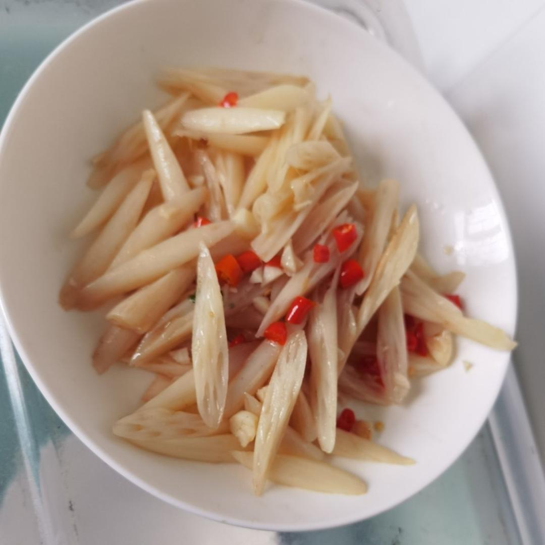 酸辣藕尖 开胃的清炒脆爽藕带
