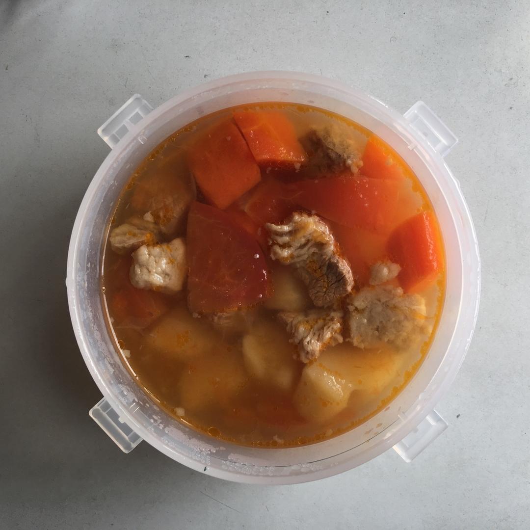 土豆番茄牛腩汤