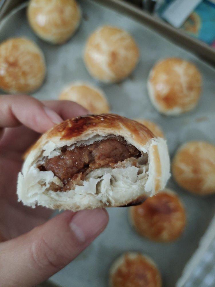 排四个小时队也买不到的鲜肉月饼，秘诀是放麻油！