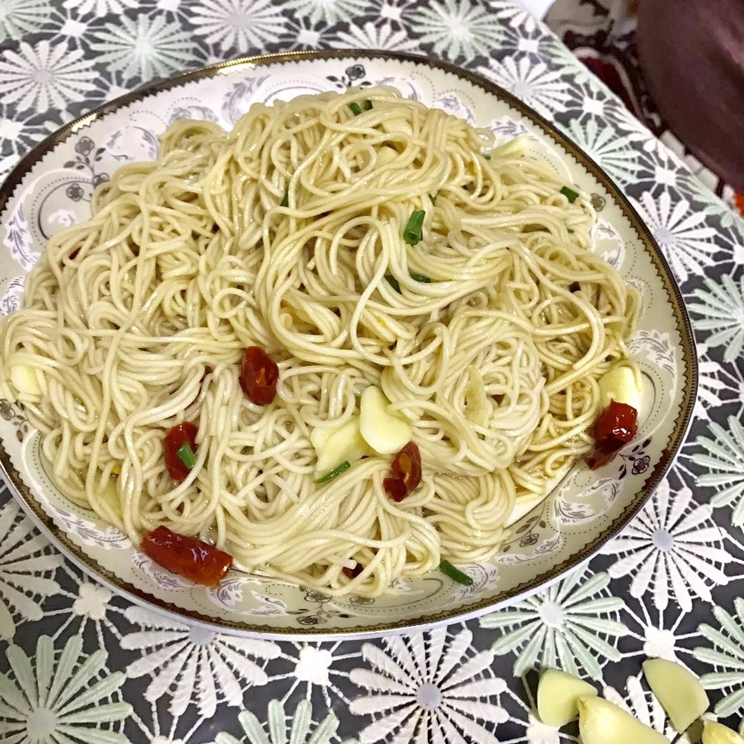 香葱油泼拌面——汪涵《天天向上》现场传授