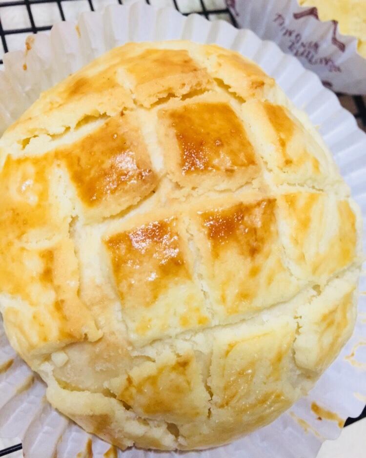 好吃到炸裂的港式菠萝包（附带制作酥皮的小视频）