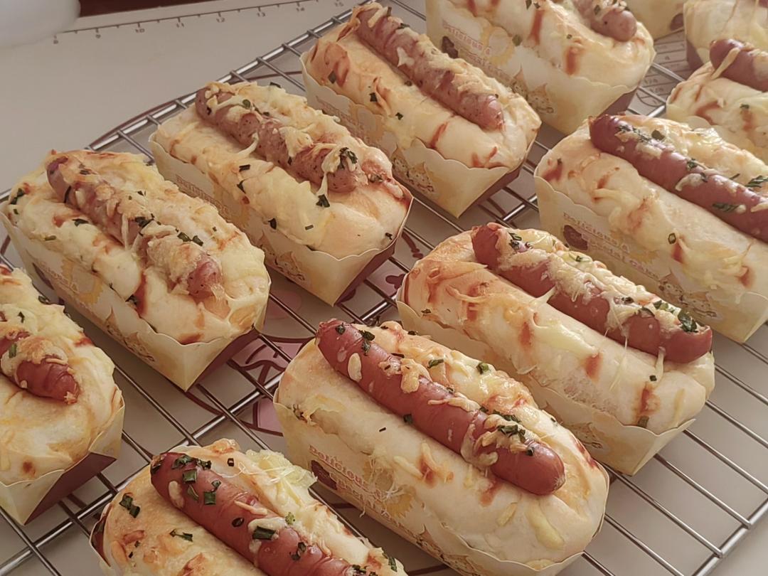 软fufu的经典肉松肠仔包