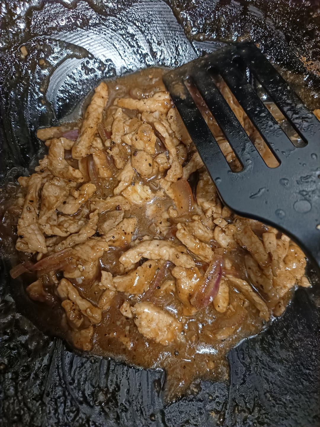 碗舔干净的黑椒猪柳盖饭