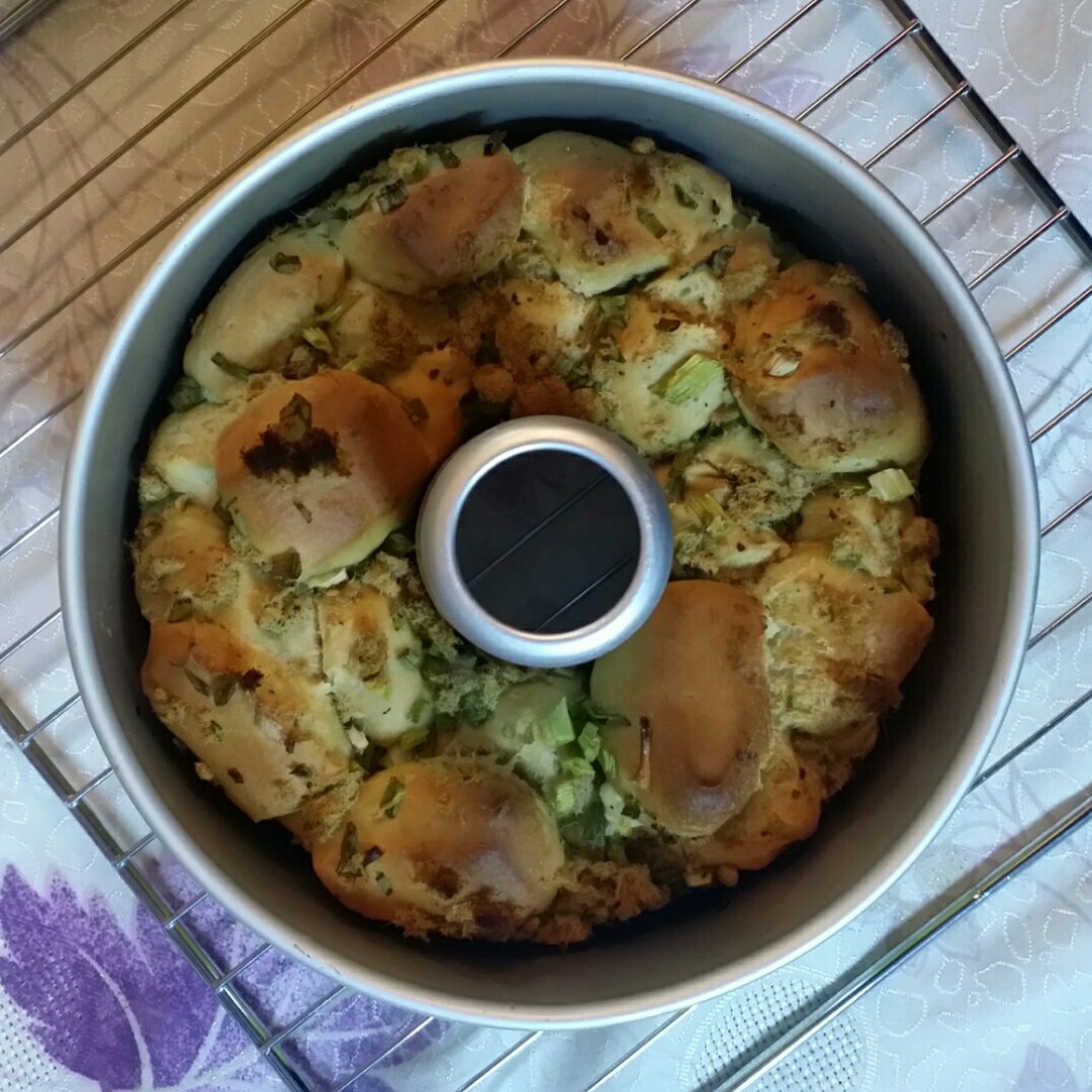 香葱肉松手撕面包