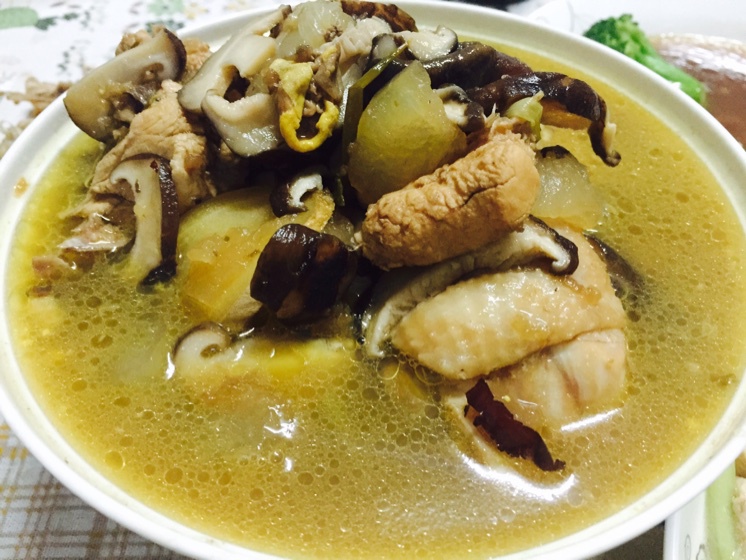 香菇炖鸡汤