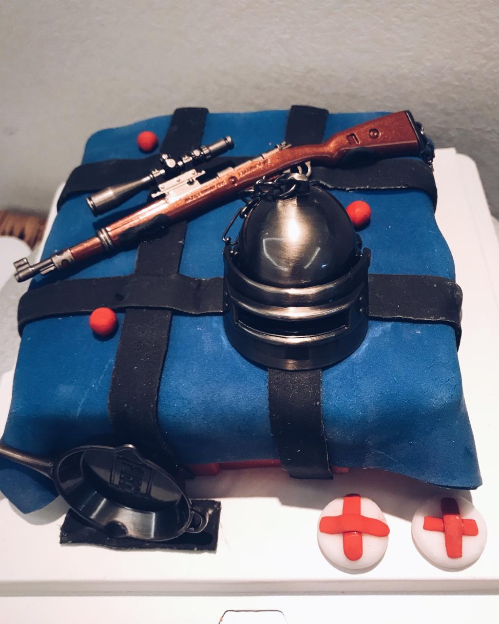MO'S CAKE