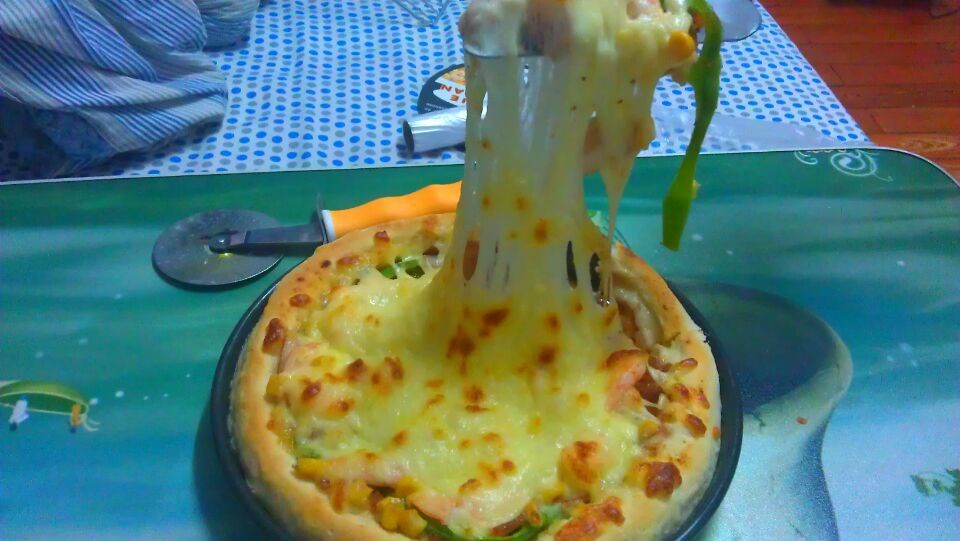 厚底鲜虾培根披萨