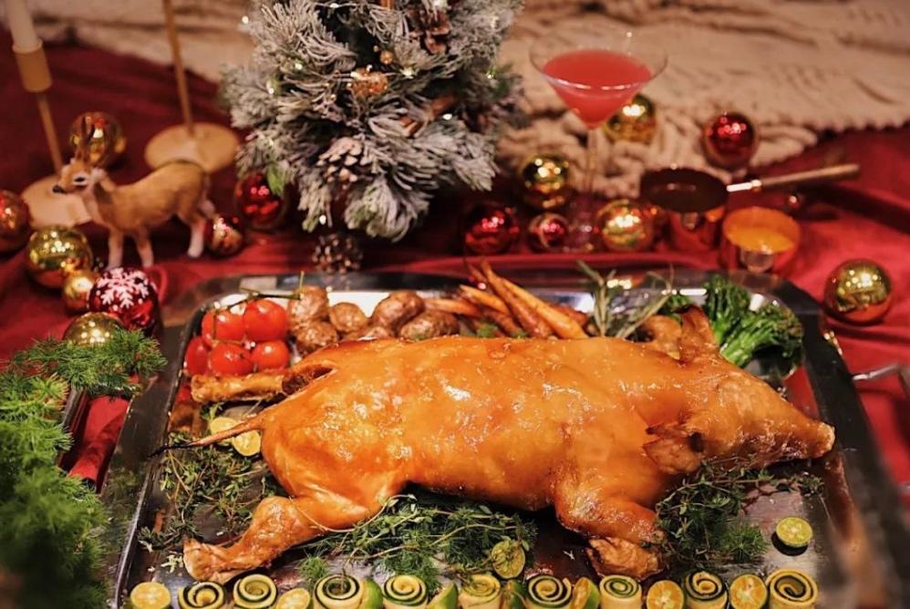 黄金脆皮烤乳猪