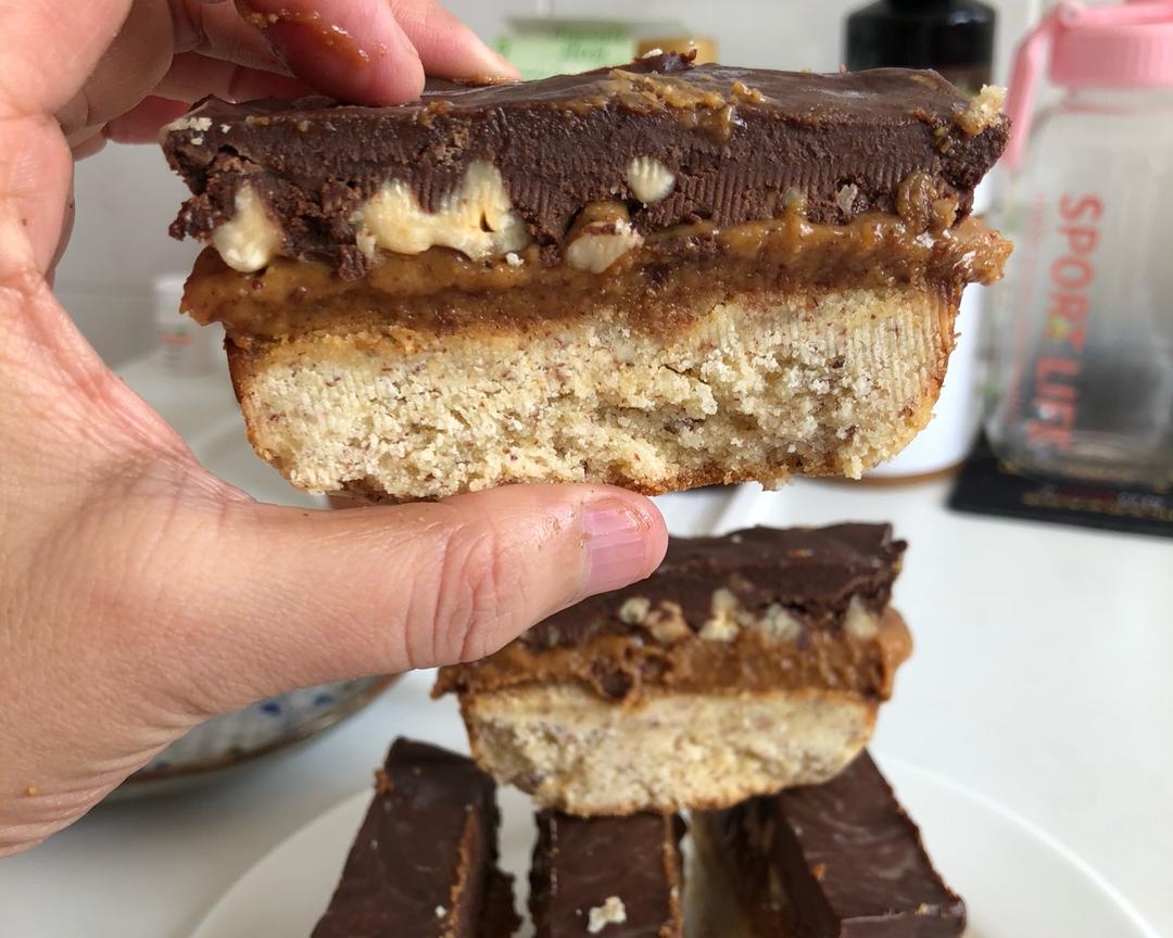 生酮：巧克力三层能力棒的做法