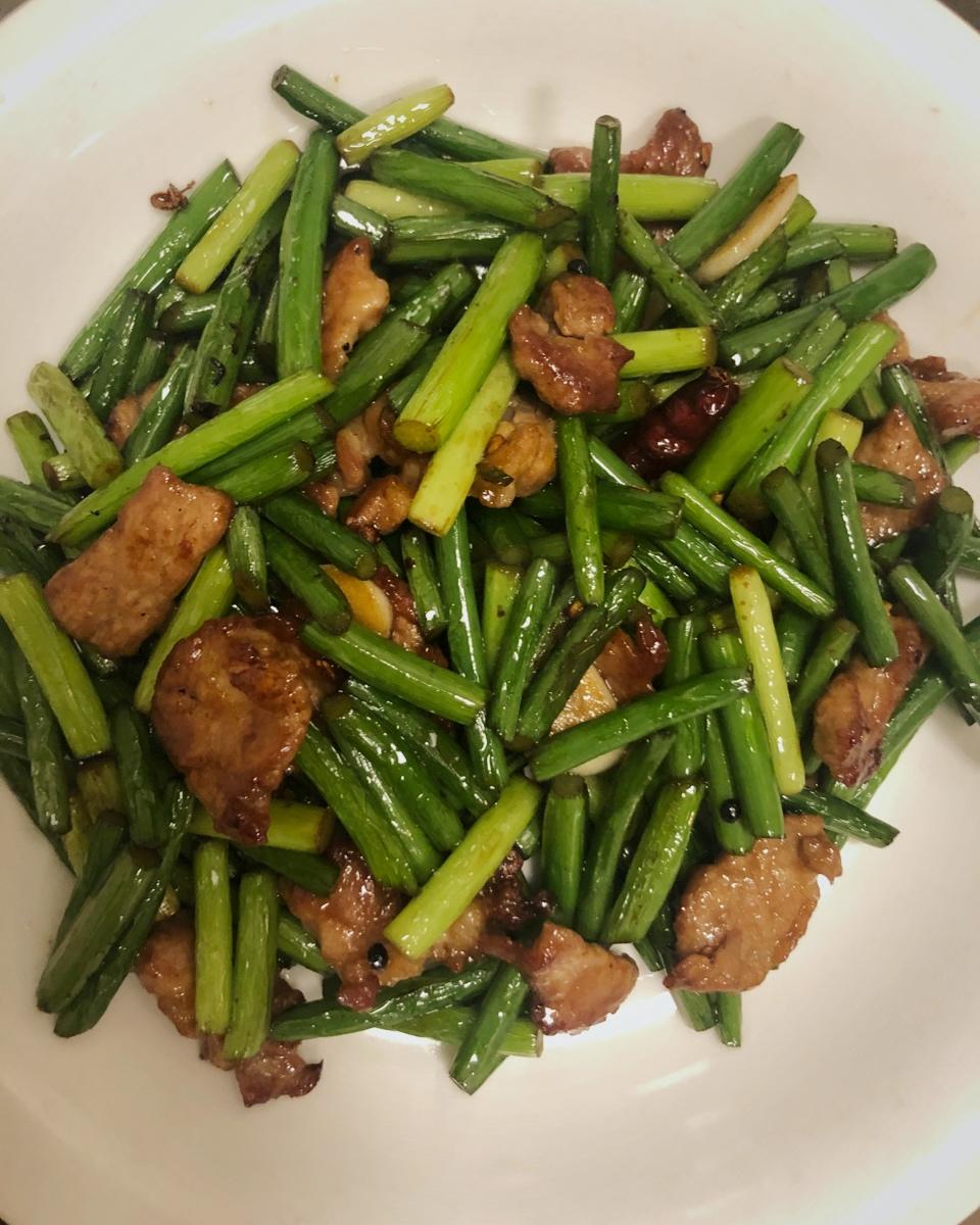 家常菜蒜薹炒肉（蒜苔炒肉）