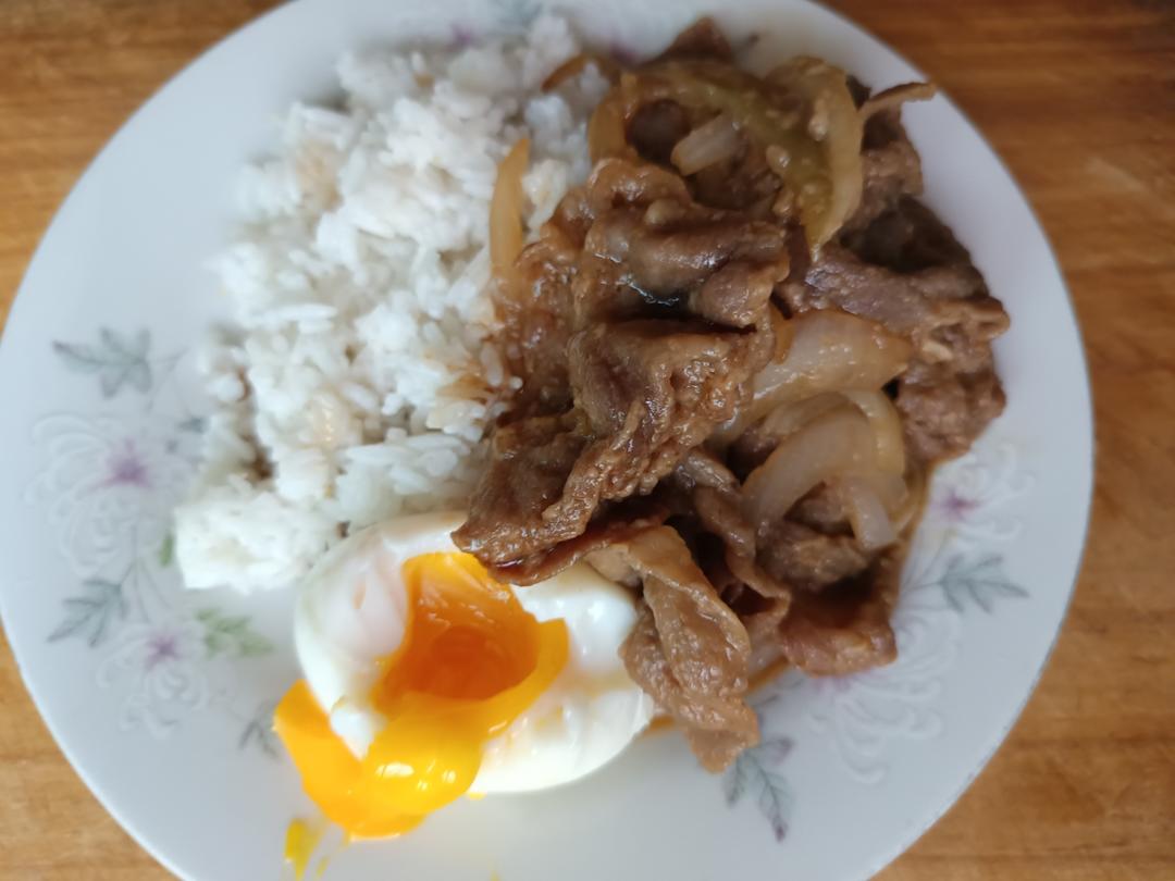 这大概是最接近日料店的照烧肥牛饭了