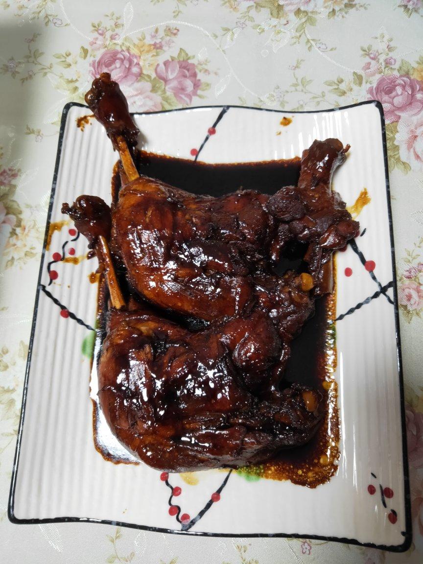 秘制酱鸭腿
