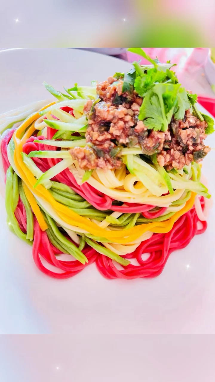 自制纯天然蔬菜汁彩色面条