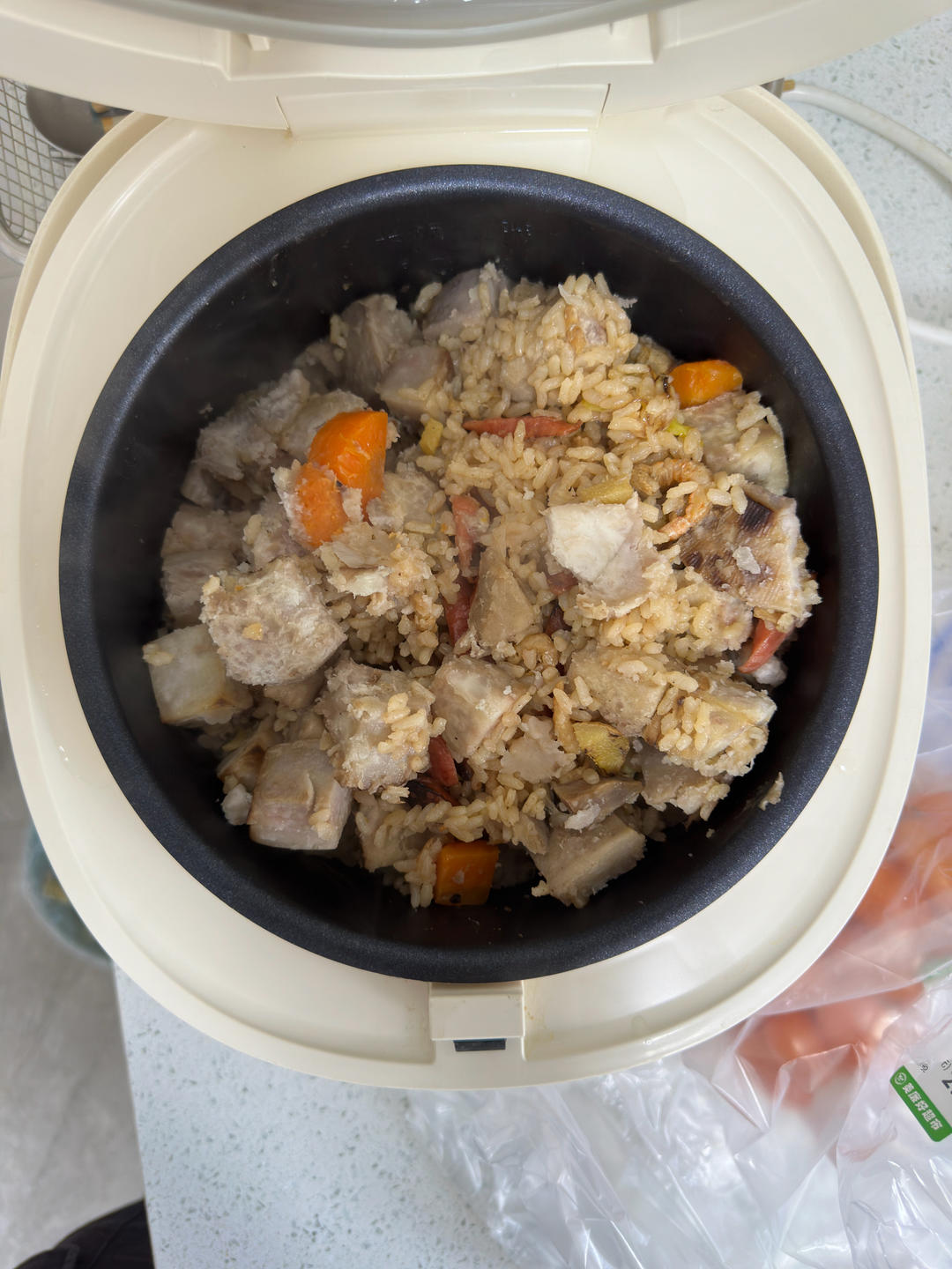 『喷喷香』芋头焖饭