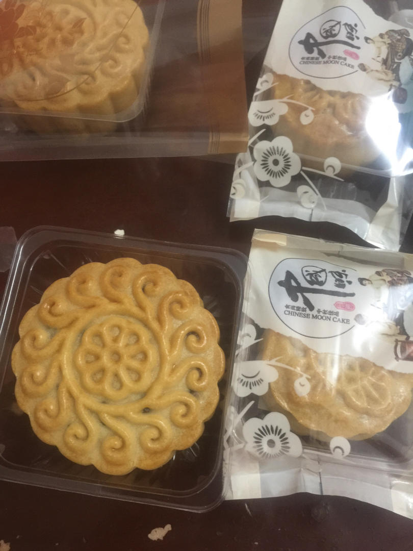 广式月饼——蛋黄莲蓉月饼