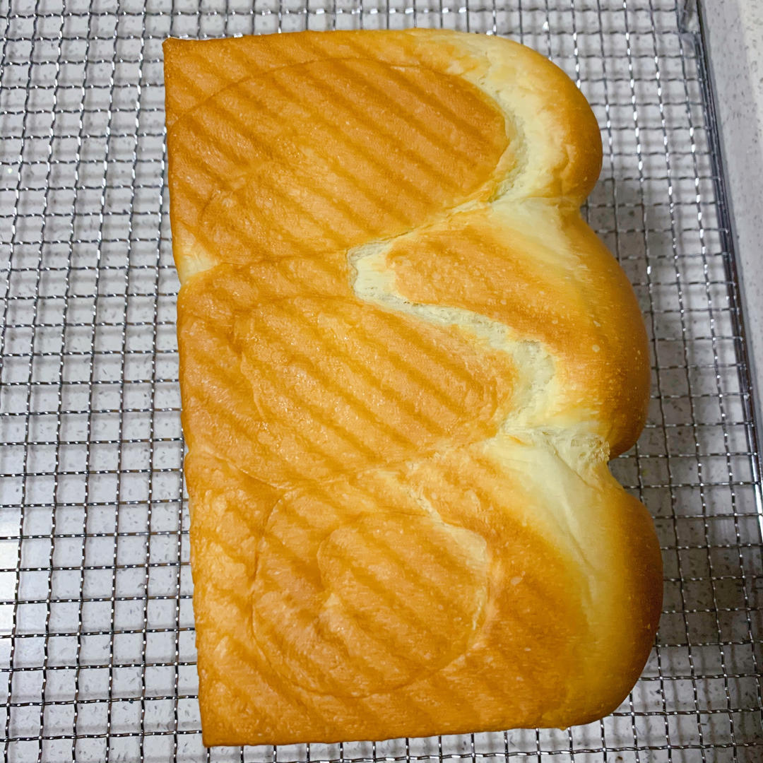 基本鲜奶吐司