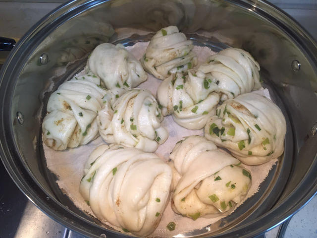 葱油花卷 Steamed Roll