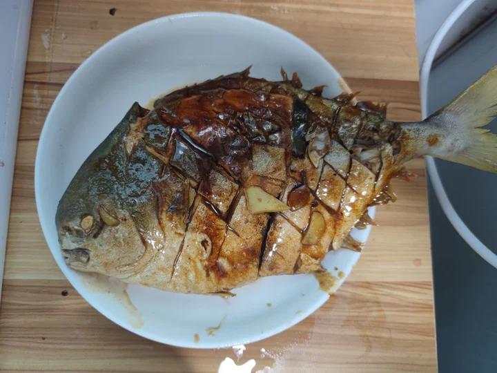 红烧银鲳鱼