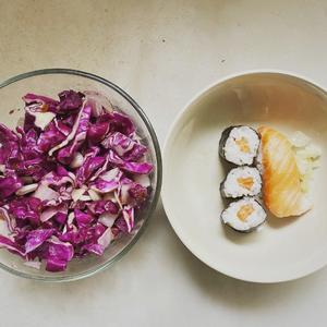 紫甘蓝洋葱和风沙拉的做法 步骤3
