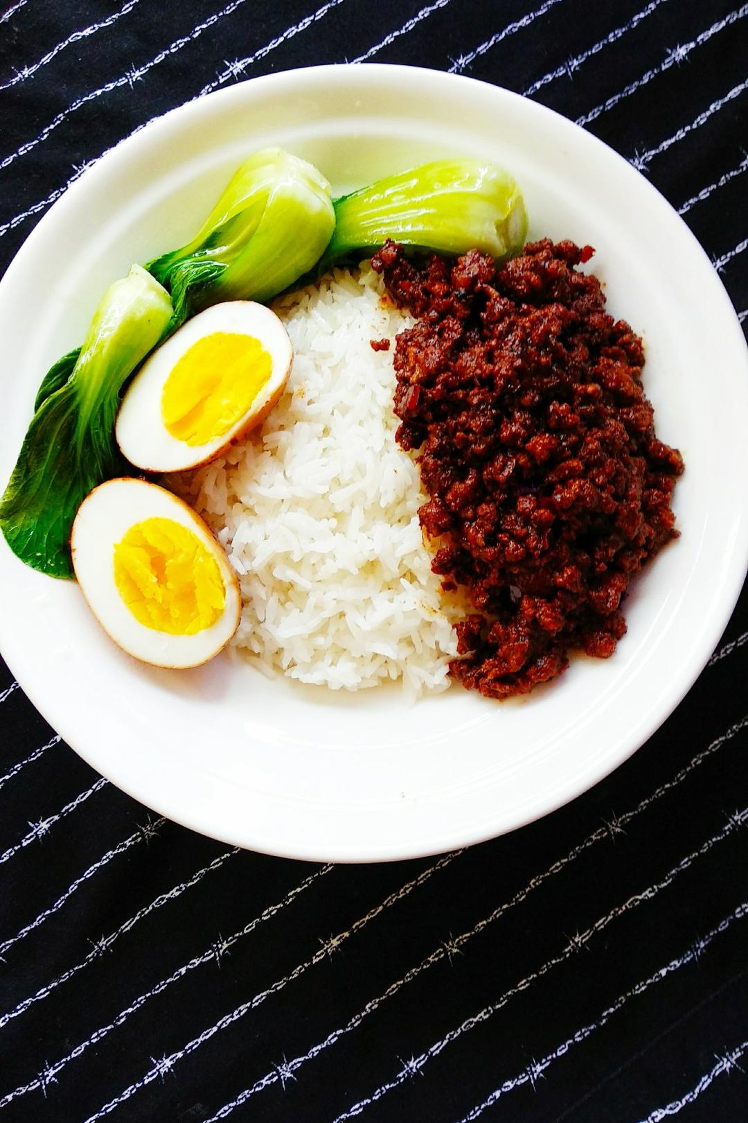 丁是丁做的台湾肉燥饭