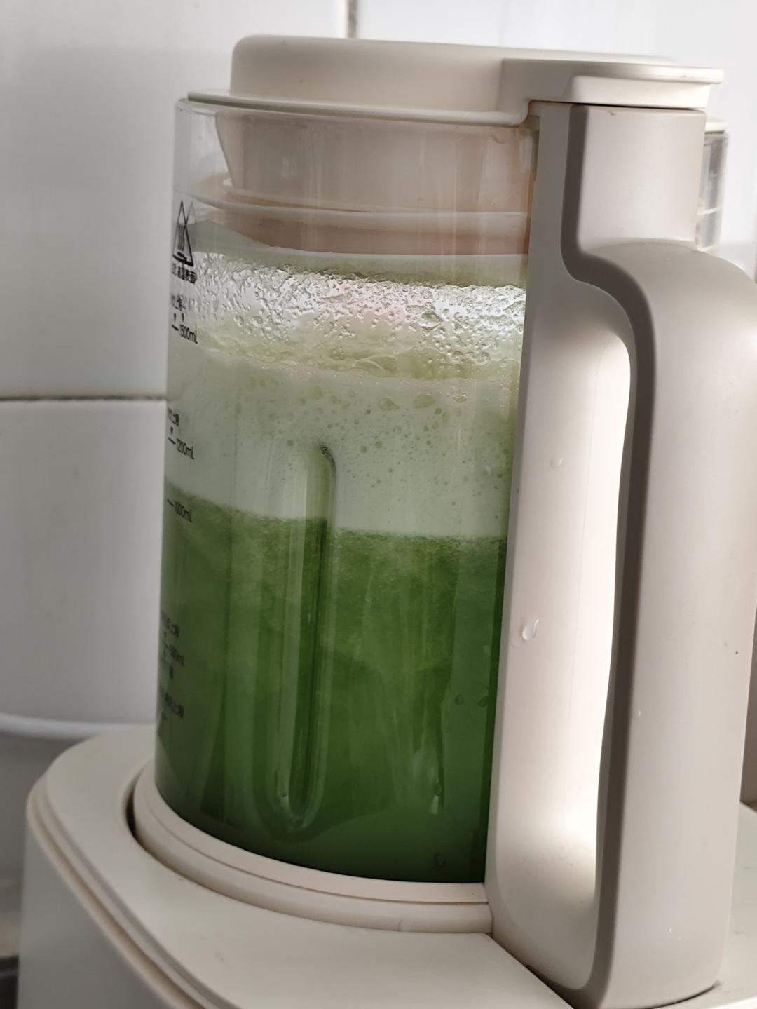 清爽的纯黄瓜汁