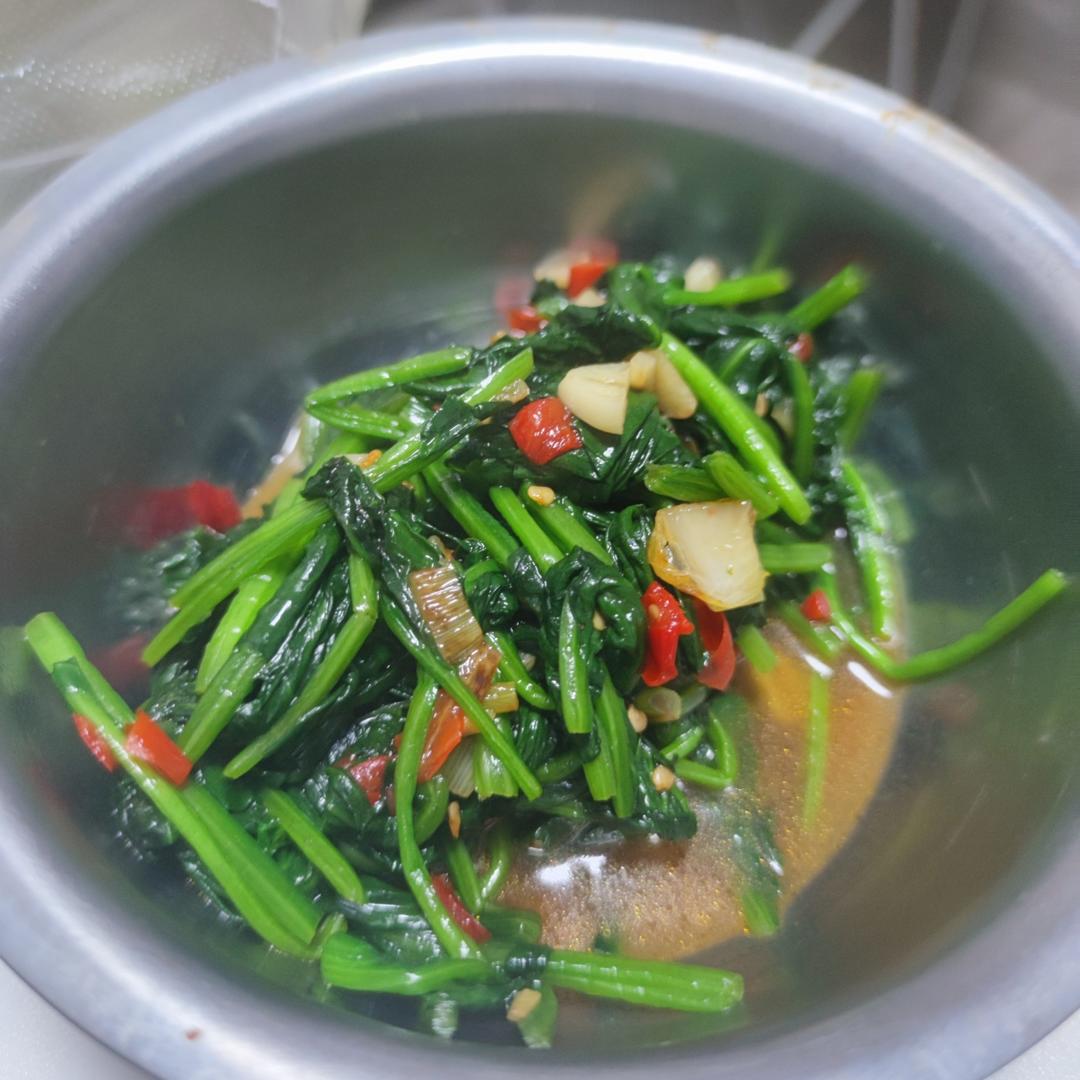 剁椒炒菠菜
