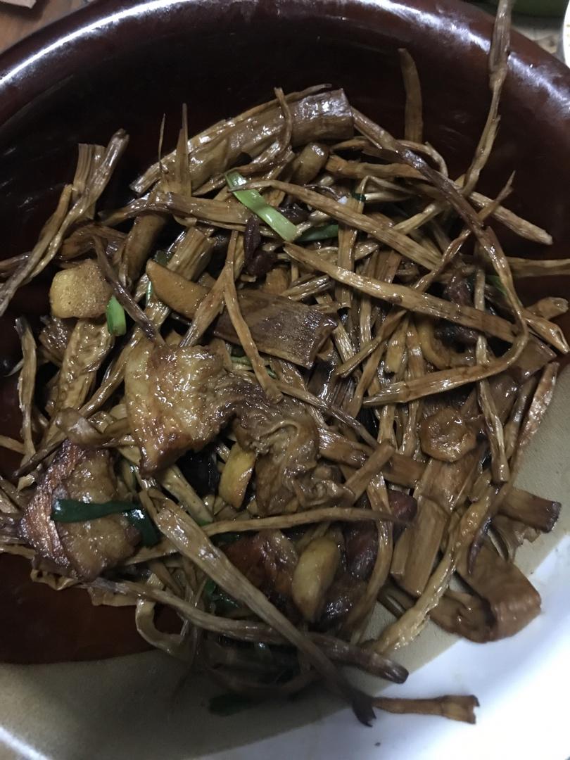 五花肉烧笋干