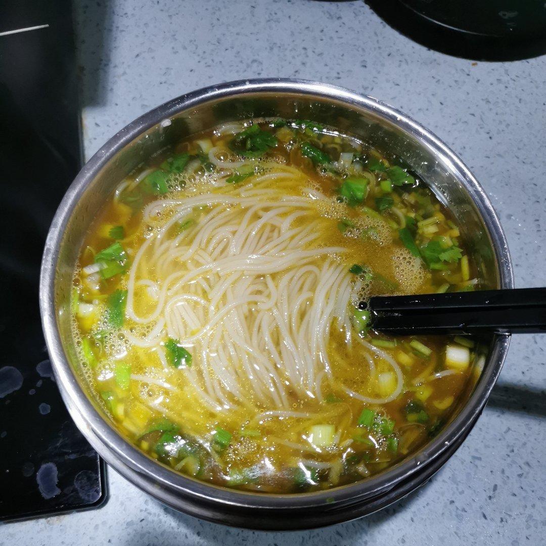 热汤面