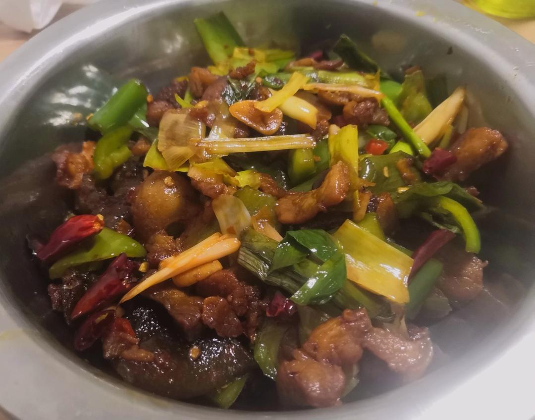 苕皮蒜苗回锅肉（超下饭）