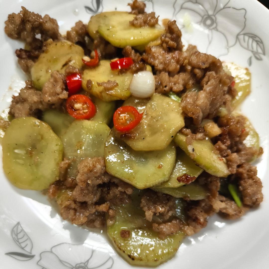 简单开胃 脆爽黄瓜炒肉沫