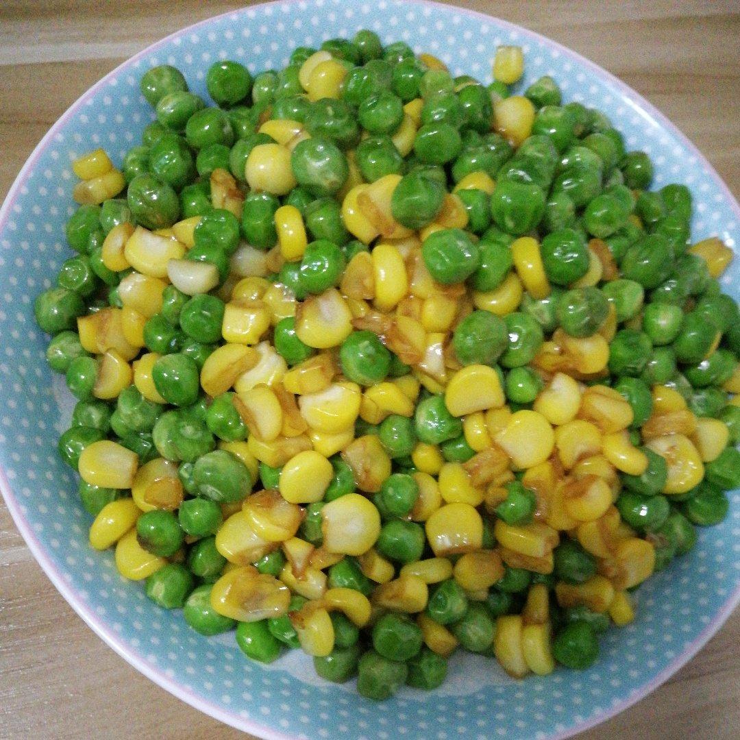 豌豆炒玉米火腿肠