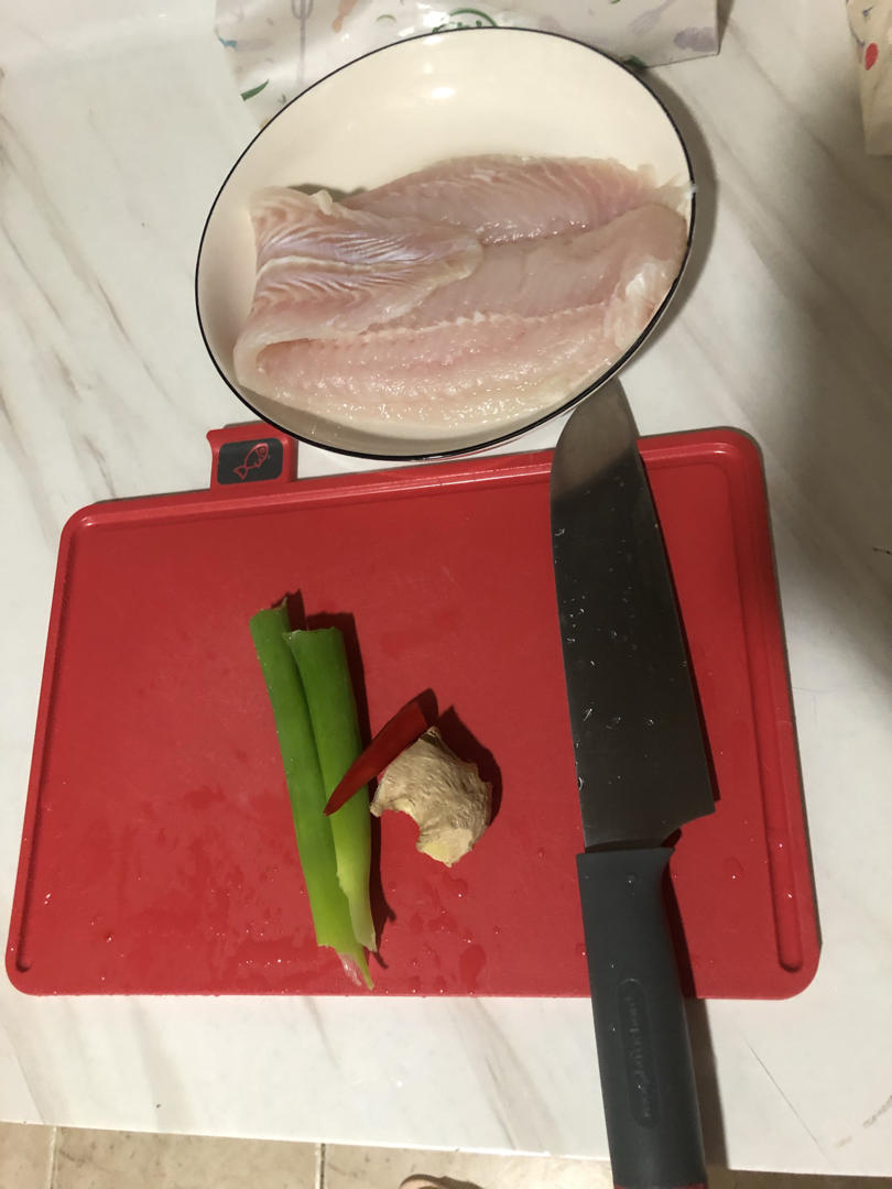 清蒸黄花鱼+蒸米饭+灵芝玉米鸡肉炖盅【12月北鼎蒸炖锅食谱】