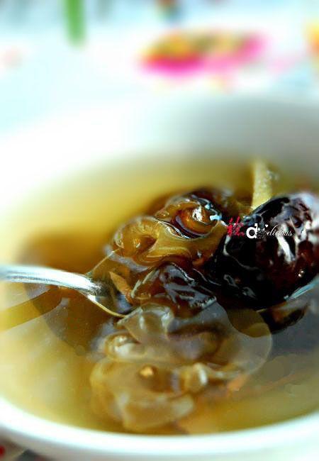 黑木耳红枣煲瘦肉汤的做法